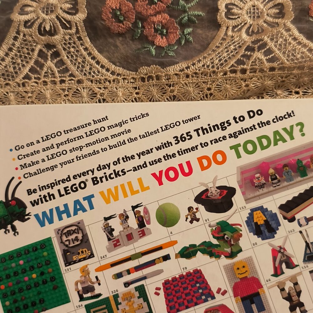 Lego Book 365 - Picture 5 of 5